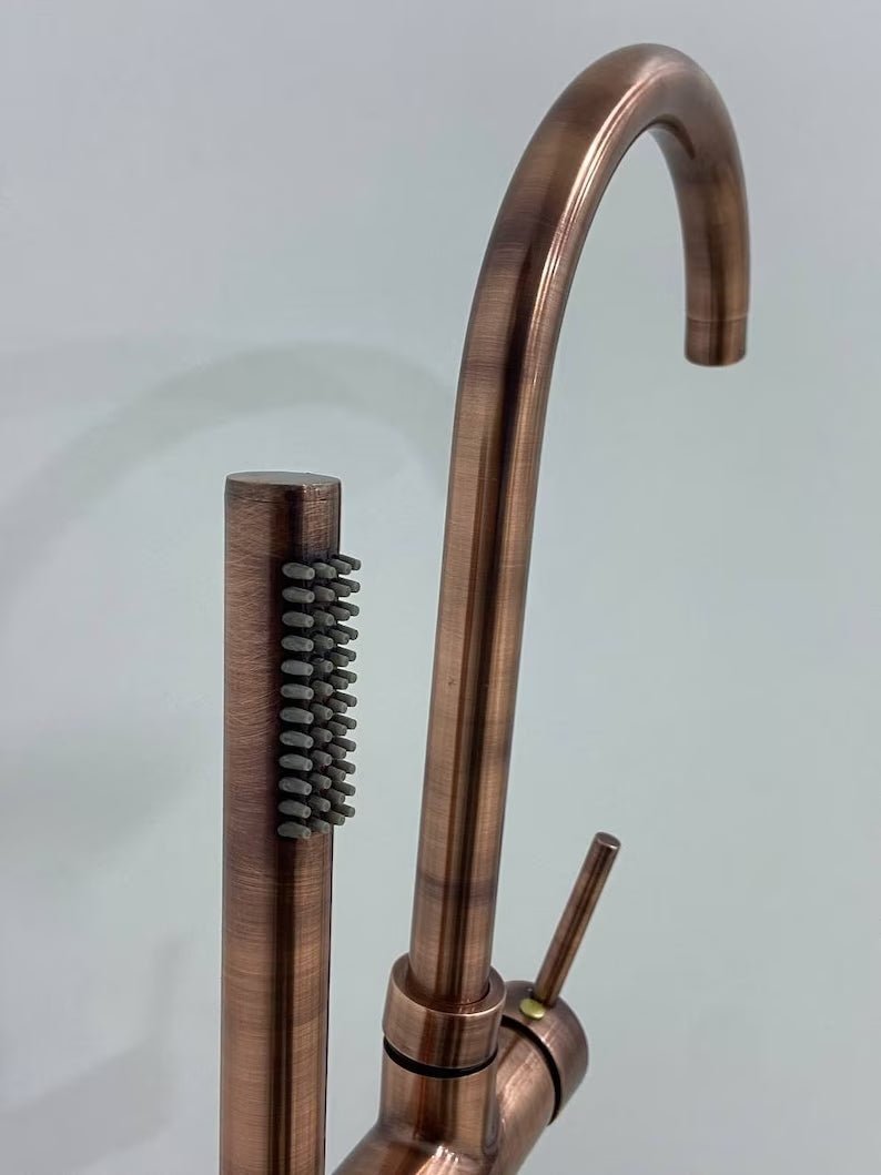 Robinet de baignoire sur pied : Système de remplissage de baignoire et de douche autonome