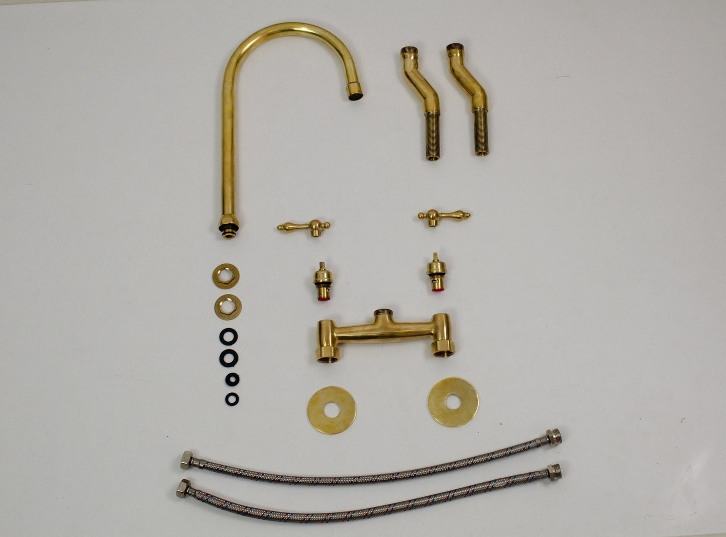 Discover Timeless Beauty and Efficiency with our #UnlacqueredBrassFaucet: A Perfect Blend of Old-World Romance and Sustainability