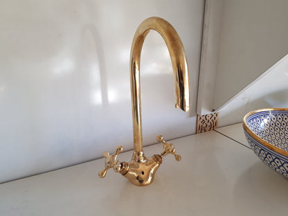 Embrace Vintage Charm with #UnlacqueredBrass: Transforming Your Bathroom into a Timeless Retreat