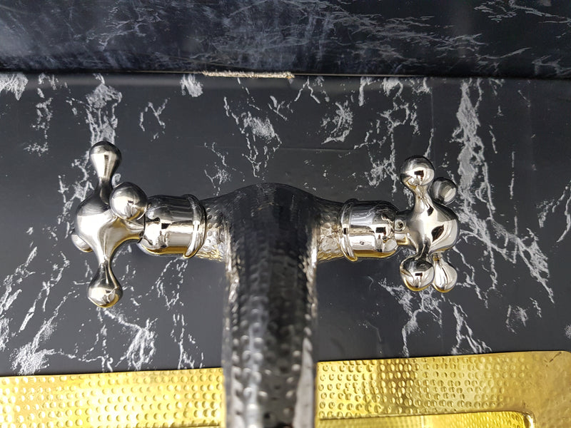 Bathroom Sink Faucet: Powder Room Elegance