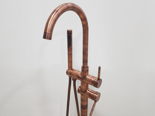 Système de douche en cuivre ; pommeau de douche sur pied ; système de douche sur pied en cuivre massif