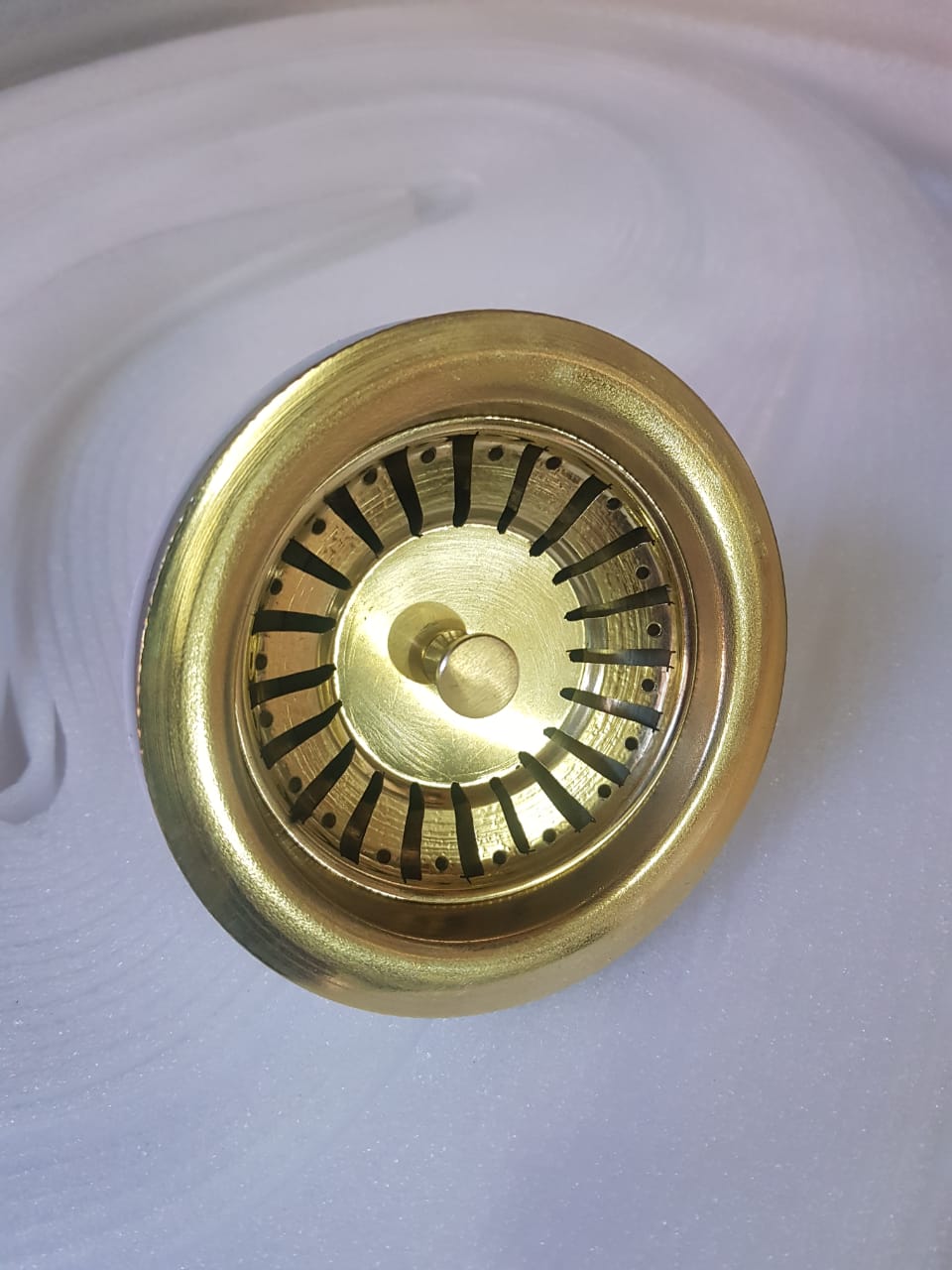 Évier avec passoire en laiton non verni, panier d'égouttage amovible et joint d'étanchéité