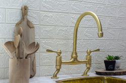 Nova Curved Legs Bridge Faucet