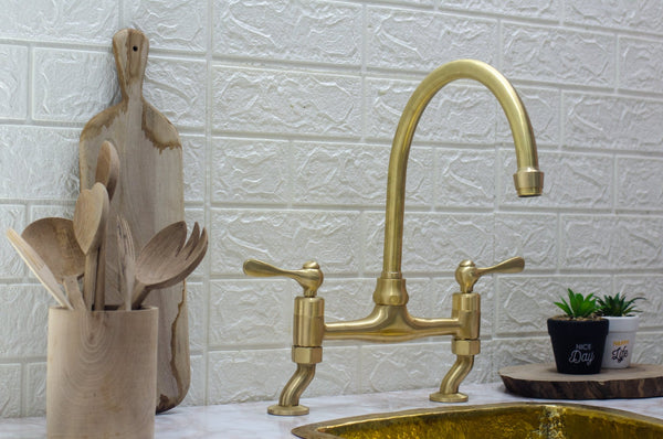Nova Curved Legs Bridge Faucet