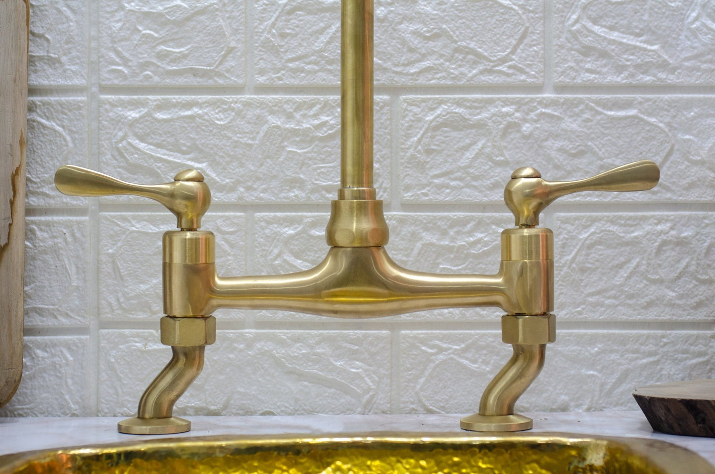 Nova Curved Legs Bridge Faucet